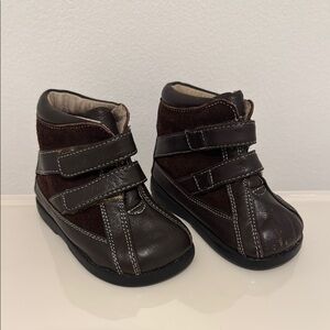 See Kai run baby toddler boots Shoes with Velcro Straps toddler size 5